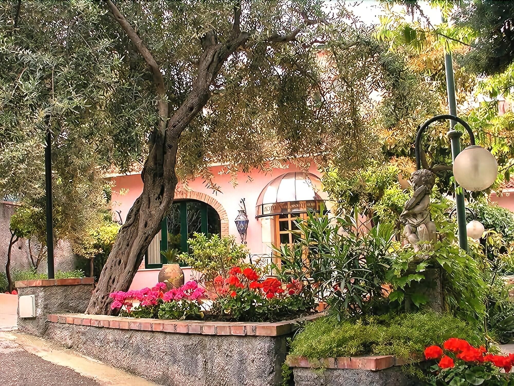 Villa Sirina, General view