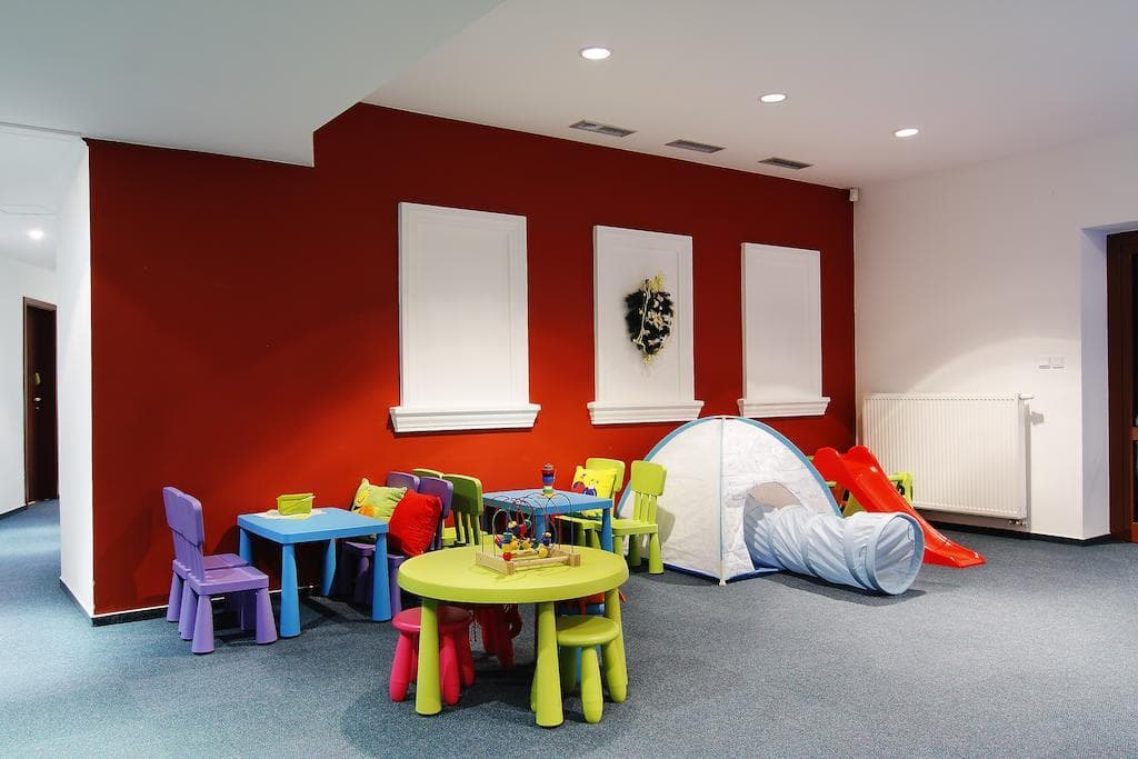 International, General view