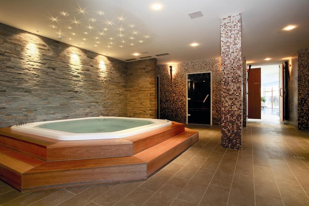 International, General view