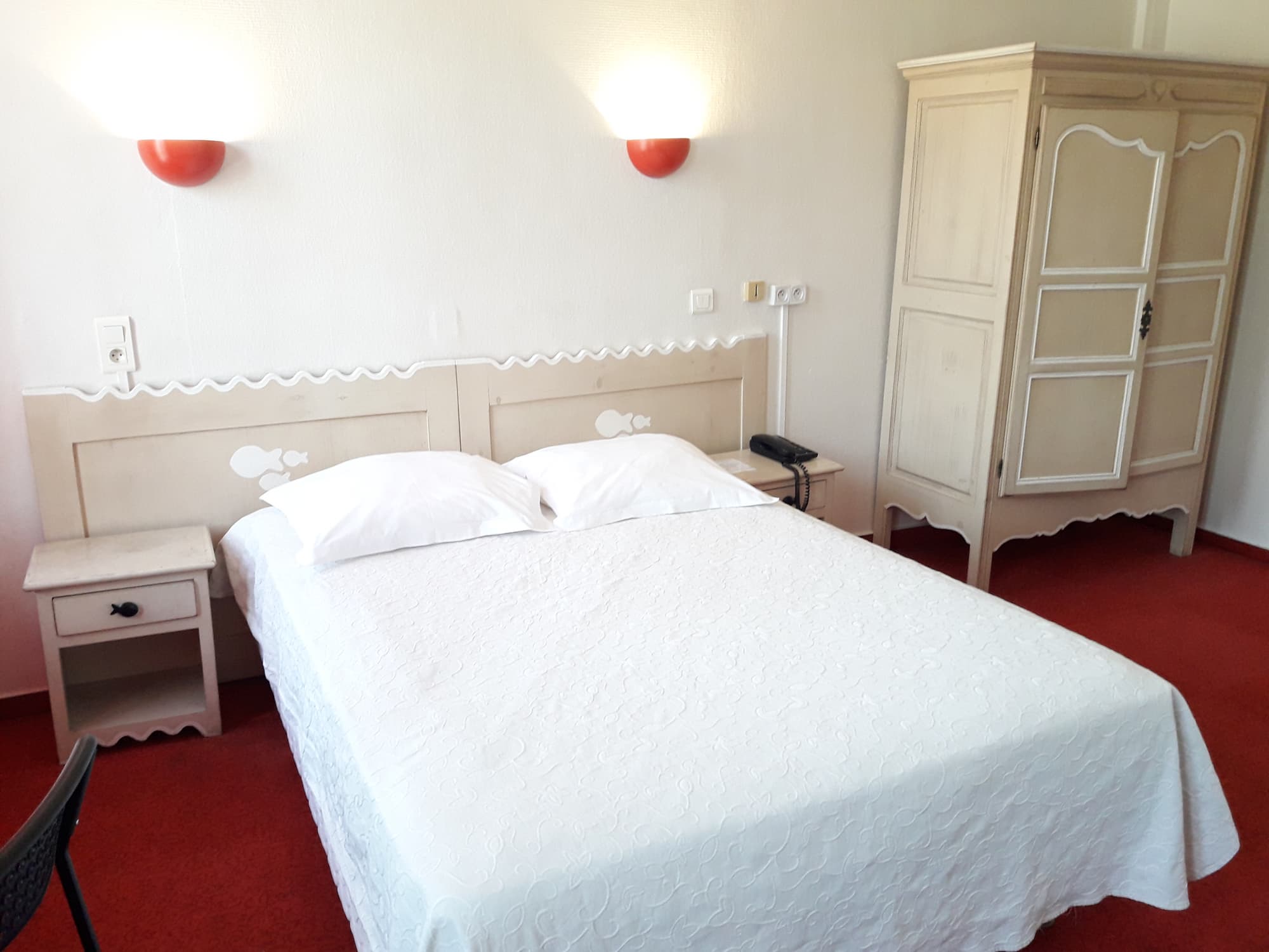 Au Nouvel Hotel, Room