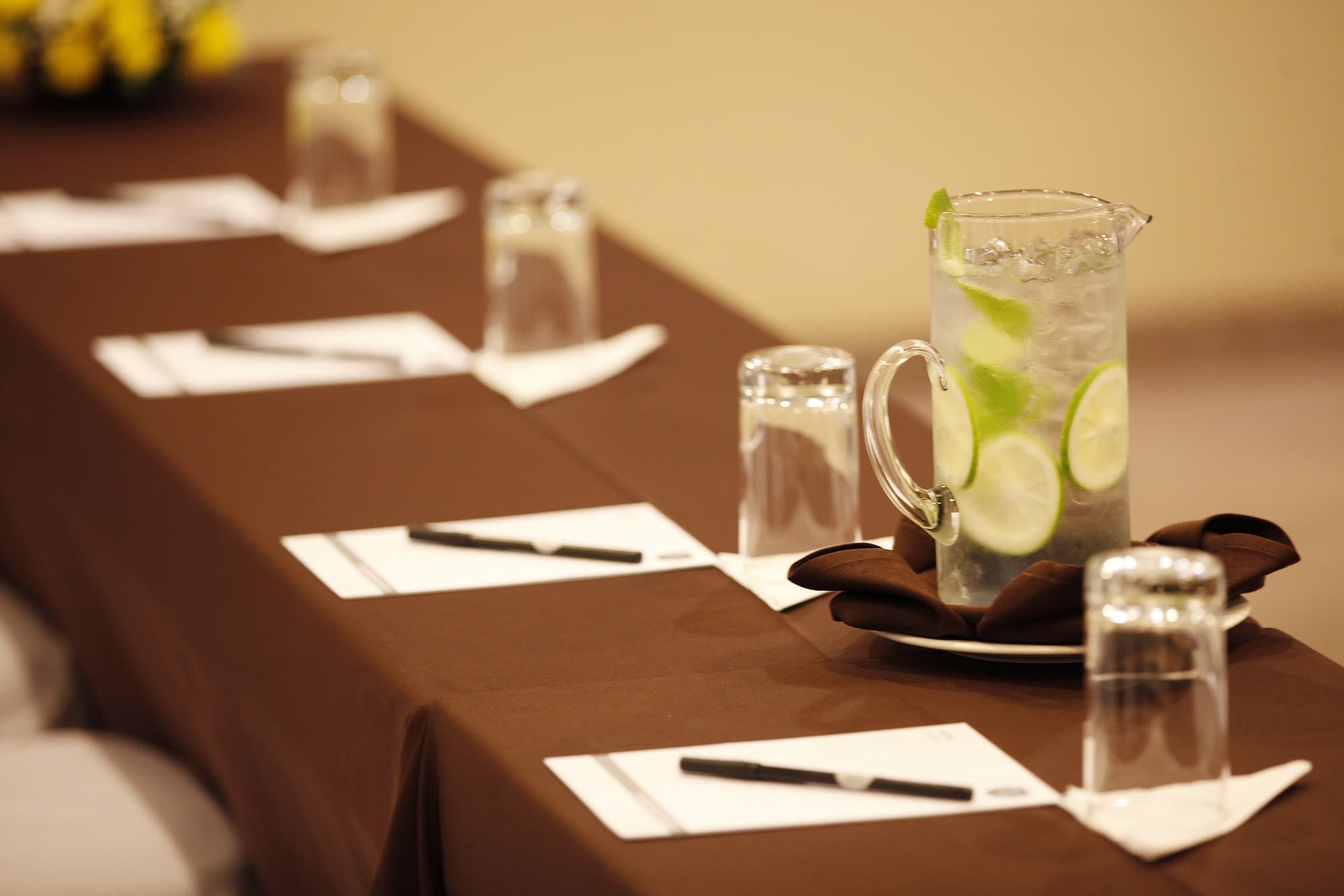 Reina Isabel, Conferences