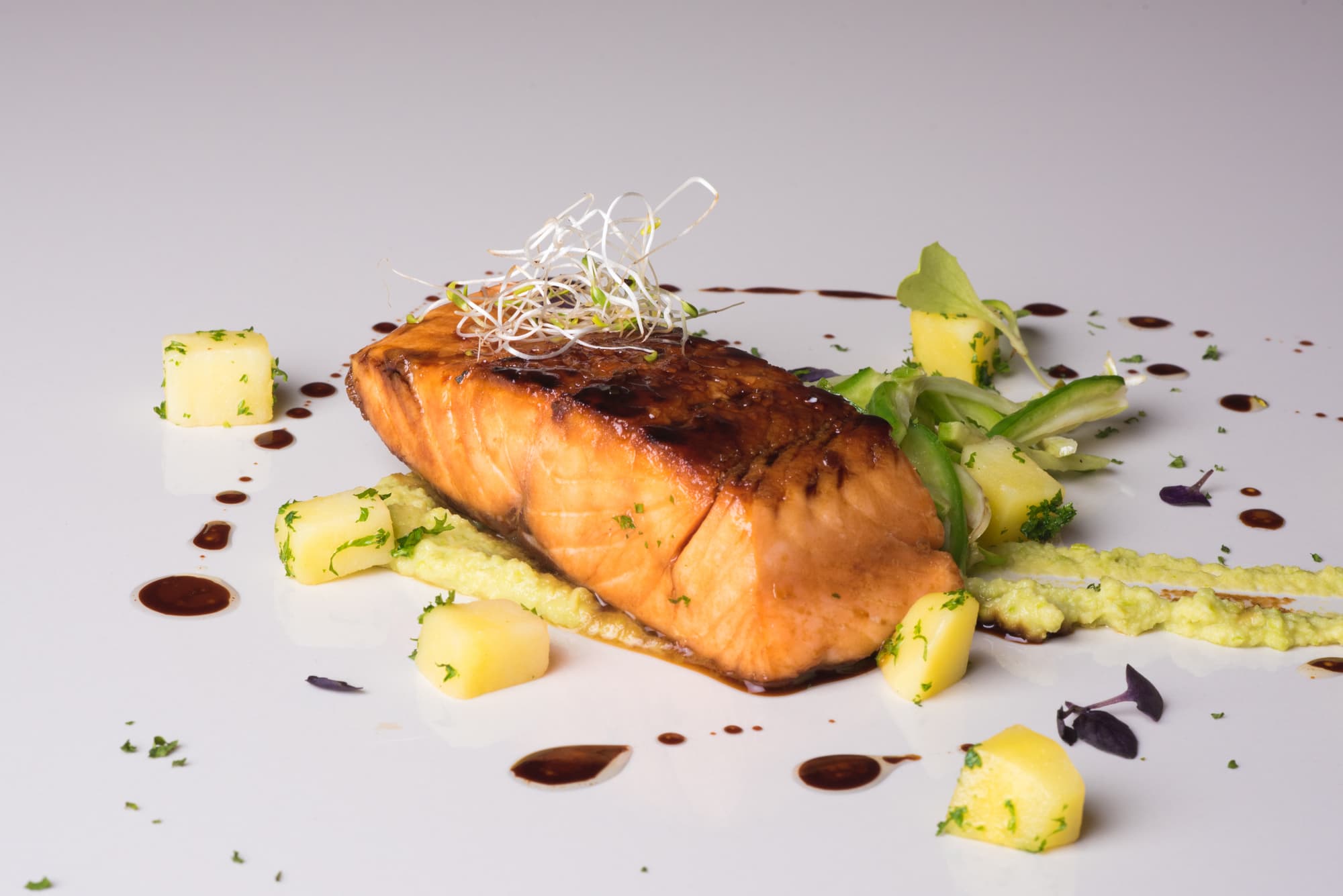 Reina Isabel, Restaurant