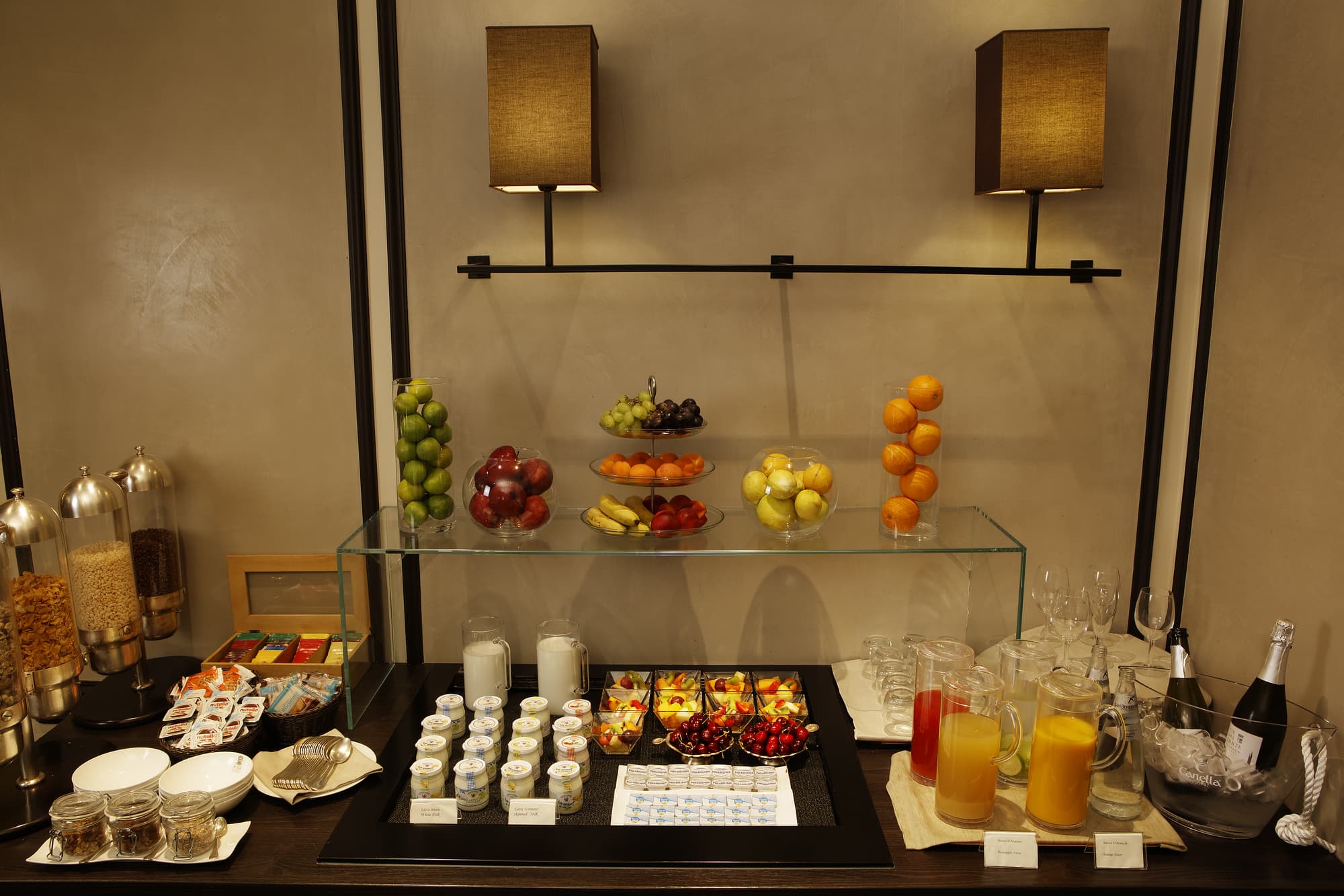 Aqua Palace, Restaurant