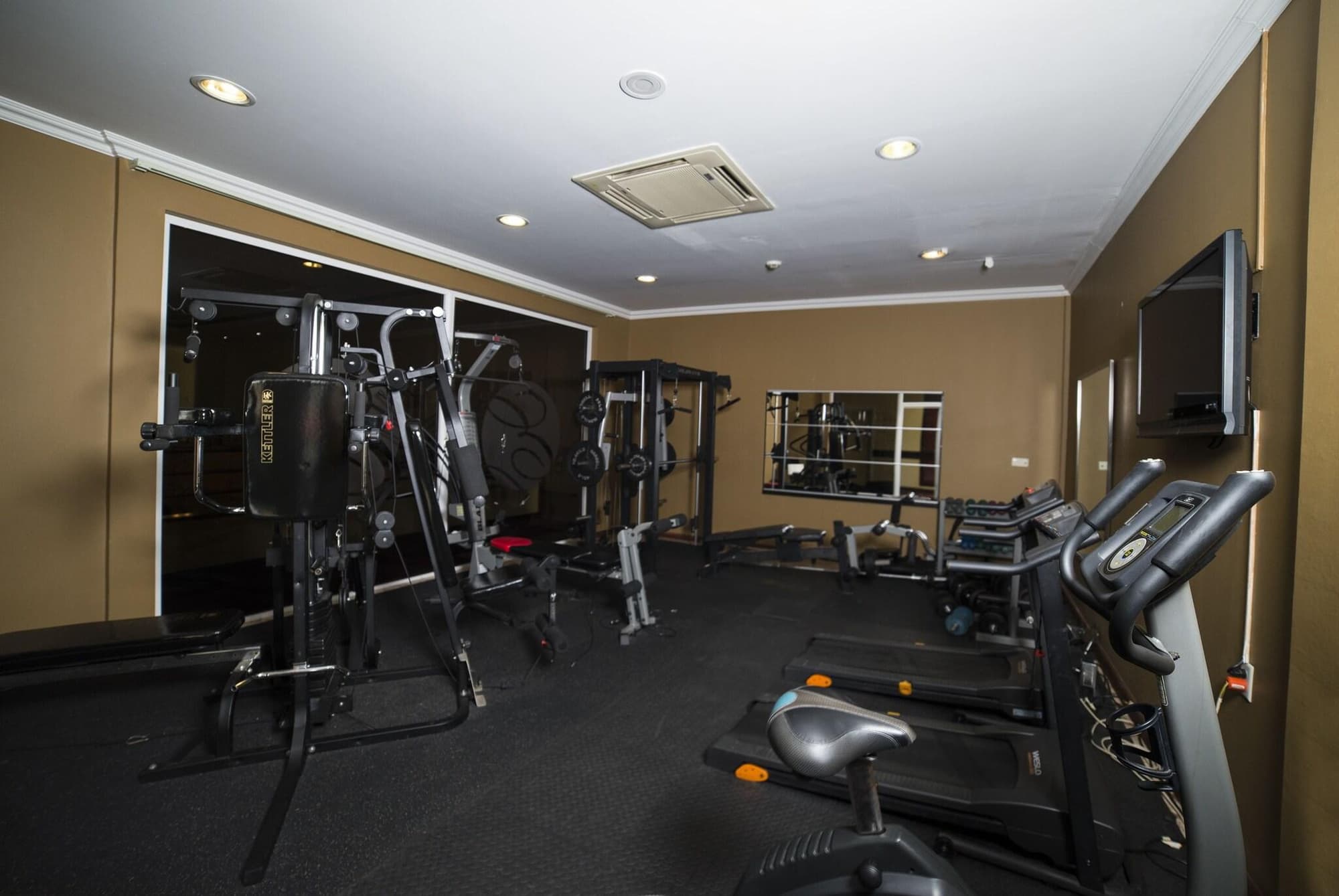 Best Western Elegance, Sports and Entertainment