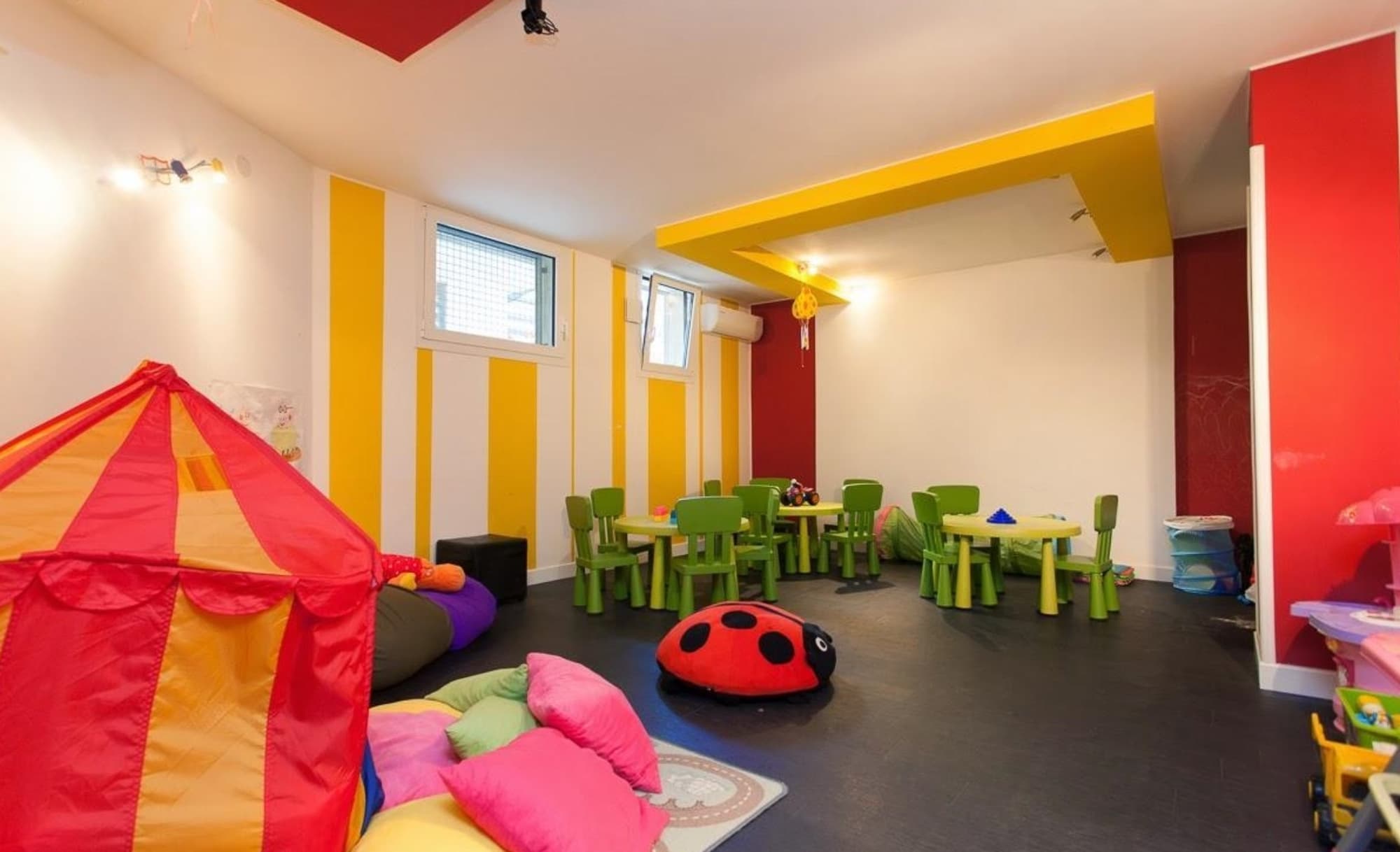 Hotel Adlon, Sports and Entertainment