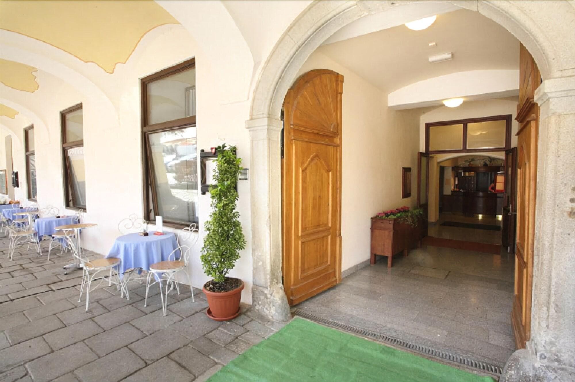 U Cernoho Orla, General view