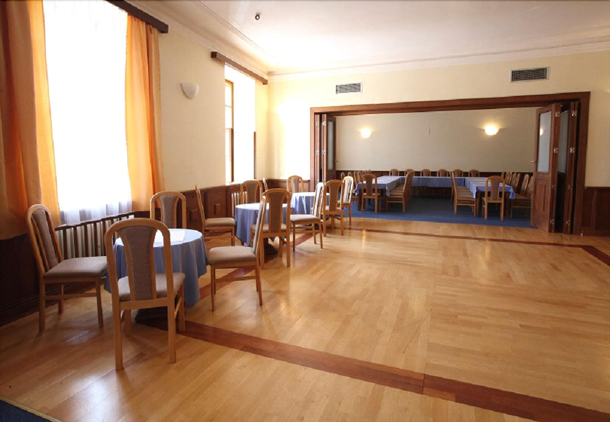 U Cernoho Orla, Sports and Entertainment