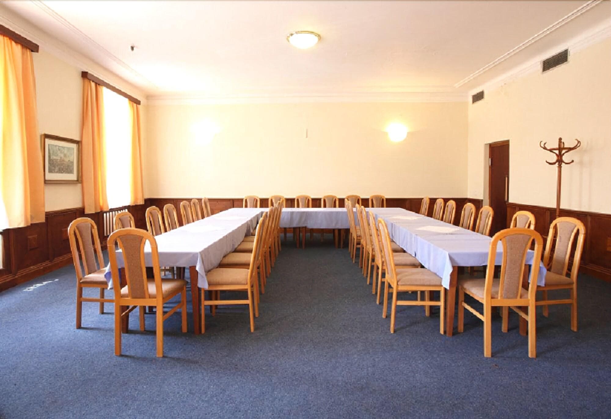 U Cernoho Orla, Sports and Entertainment