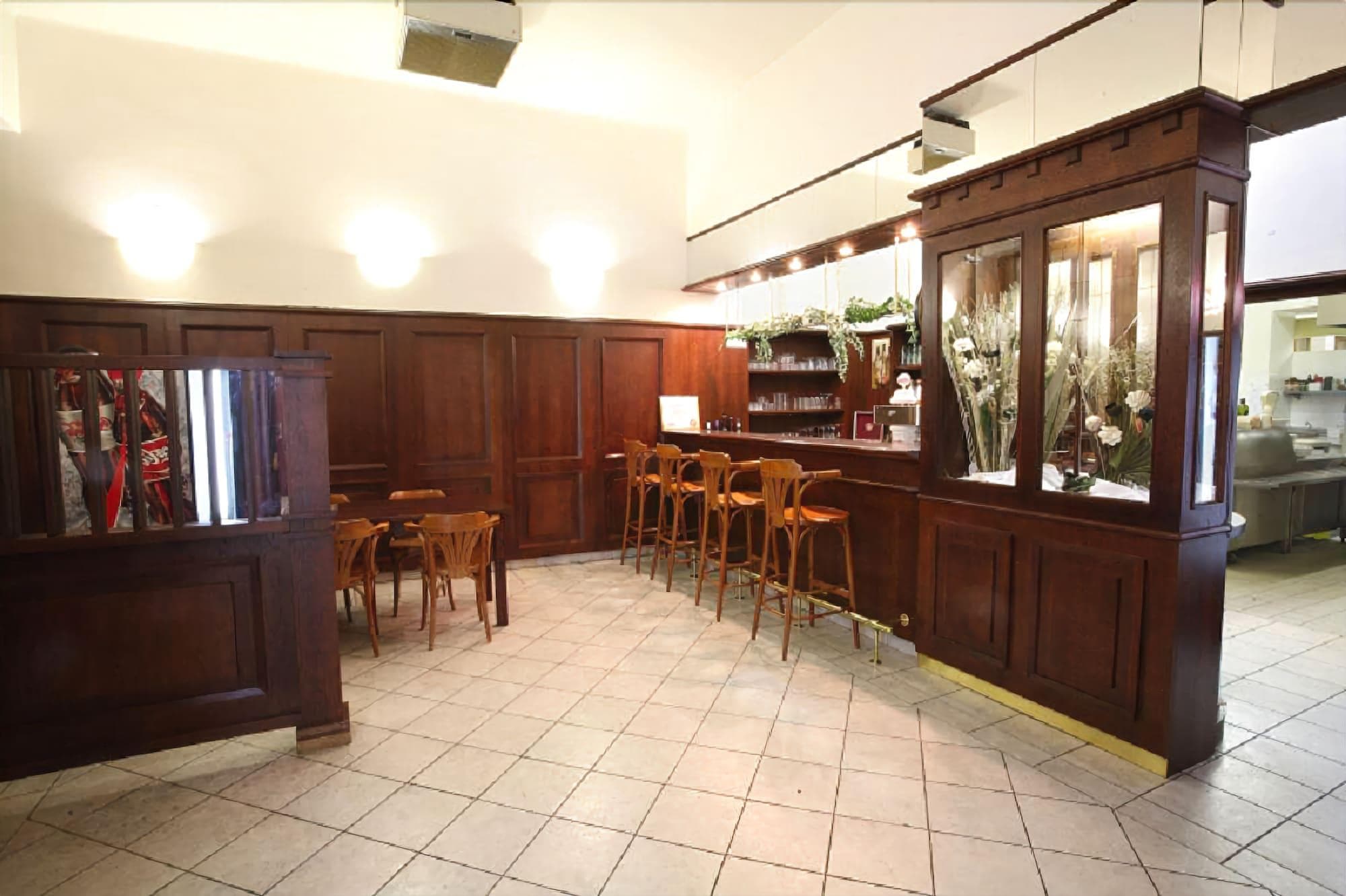 U Cernoho Orla, Lobby