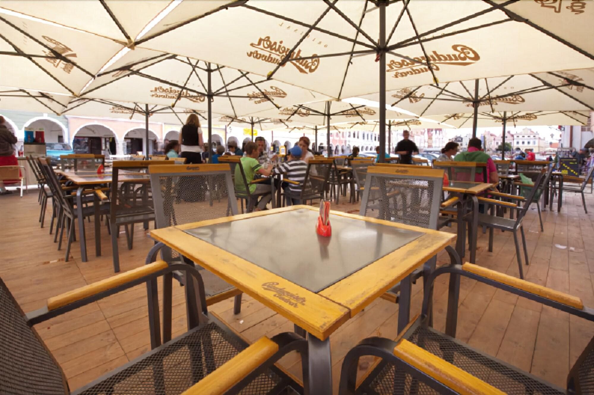 U Cernoho Orla, Restaurant