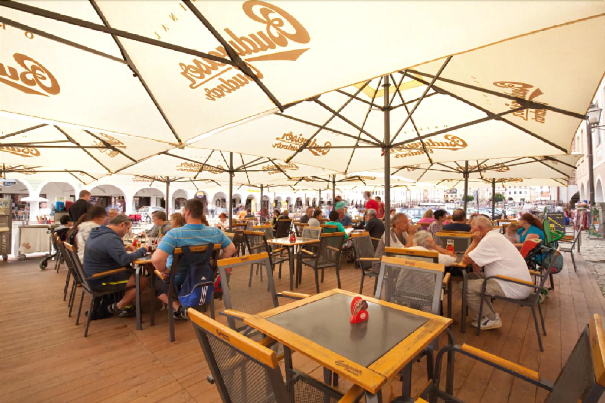 U Cernoho Orla, Terrace