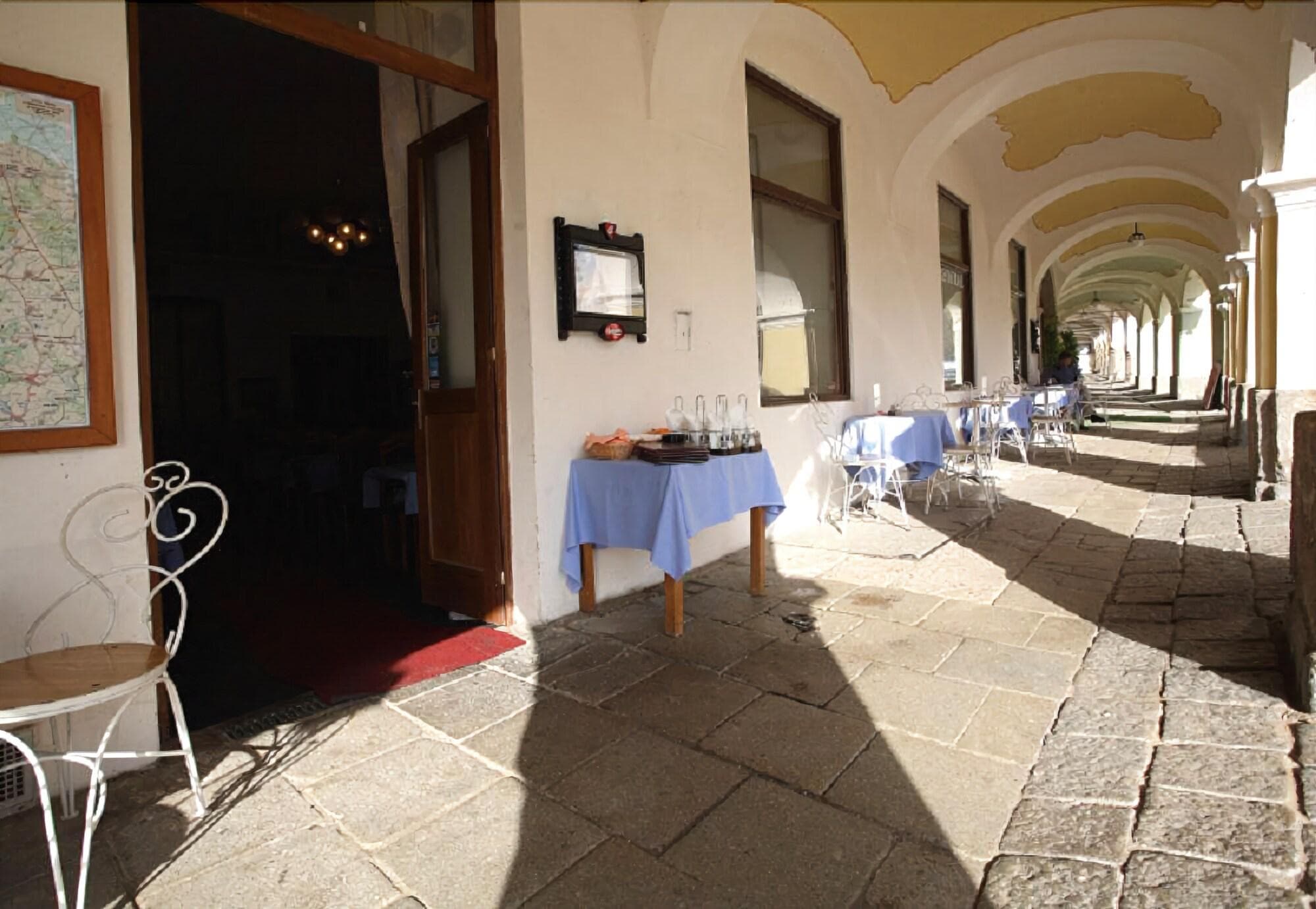 U Cernoho Orla, Terrace