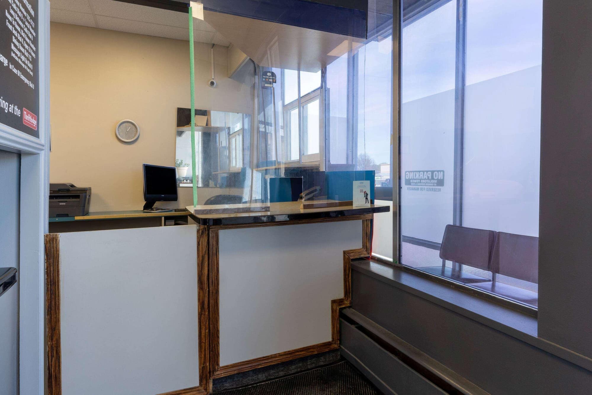 Thriftlodge By Wyndham Regina North, Lobby