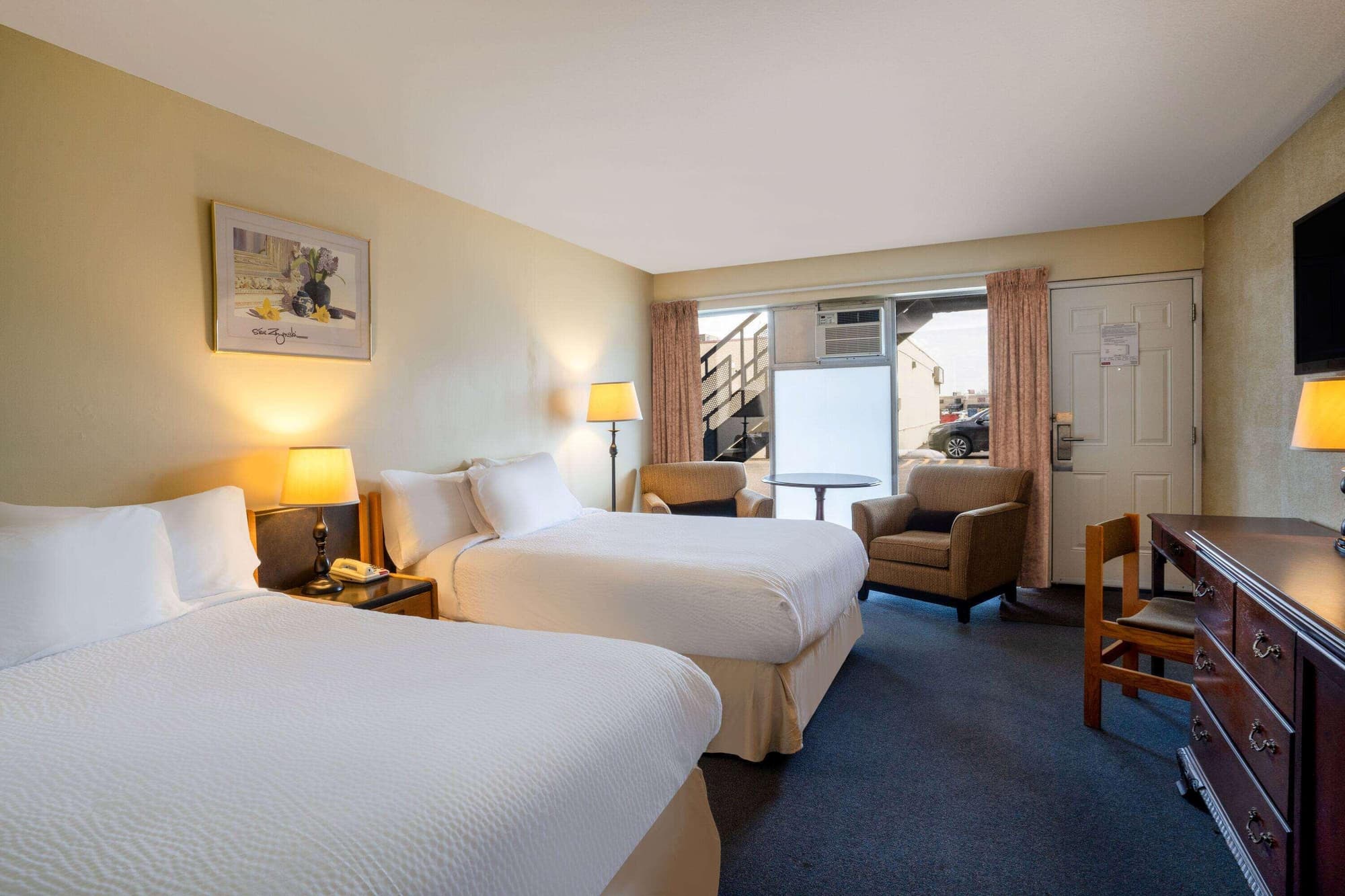 Thriftlodge By Wyndham Regina North, Room