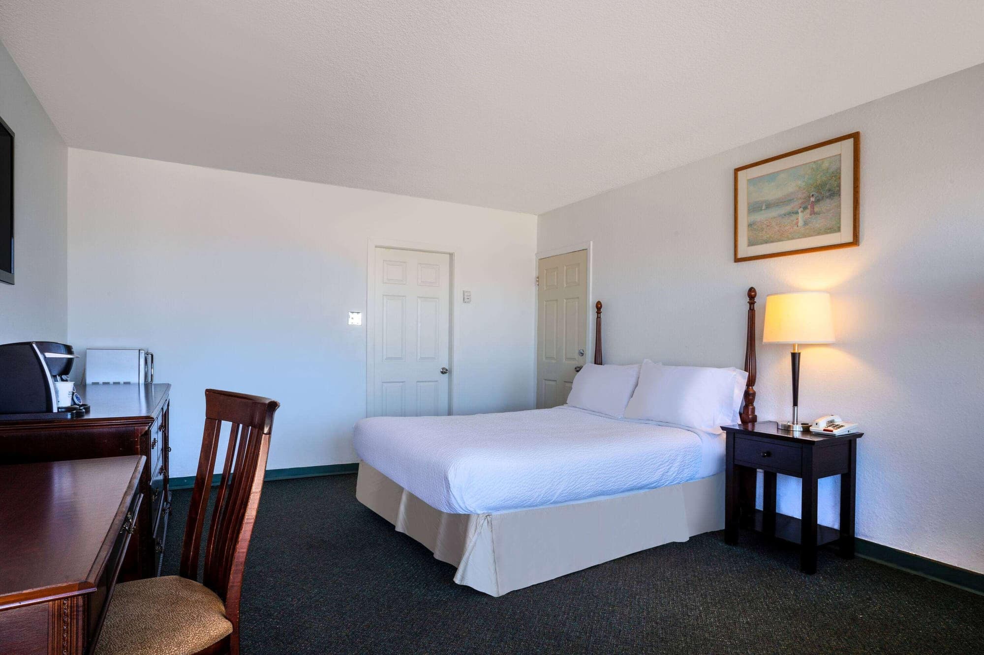 Thriftlodge By Wyndham Regina North, Room