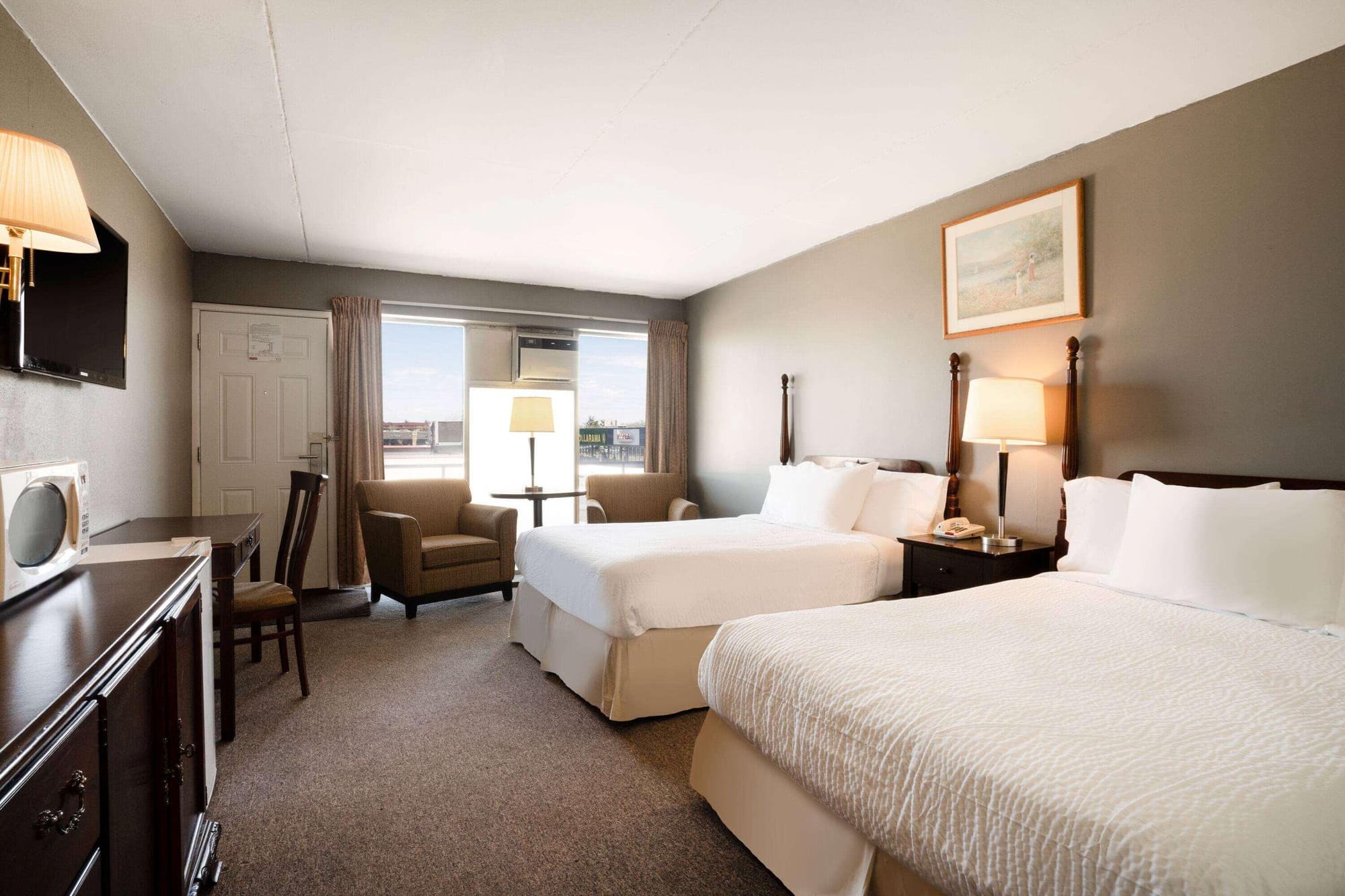 Thriftlodge By Wyndham Regina North, Room