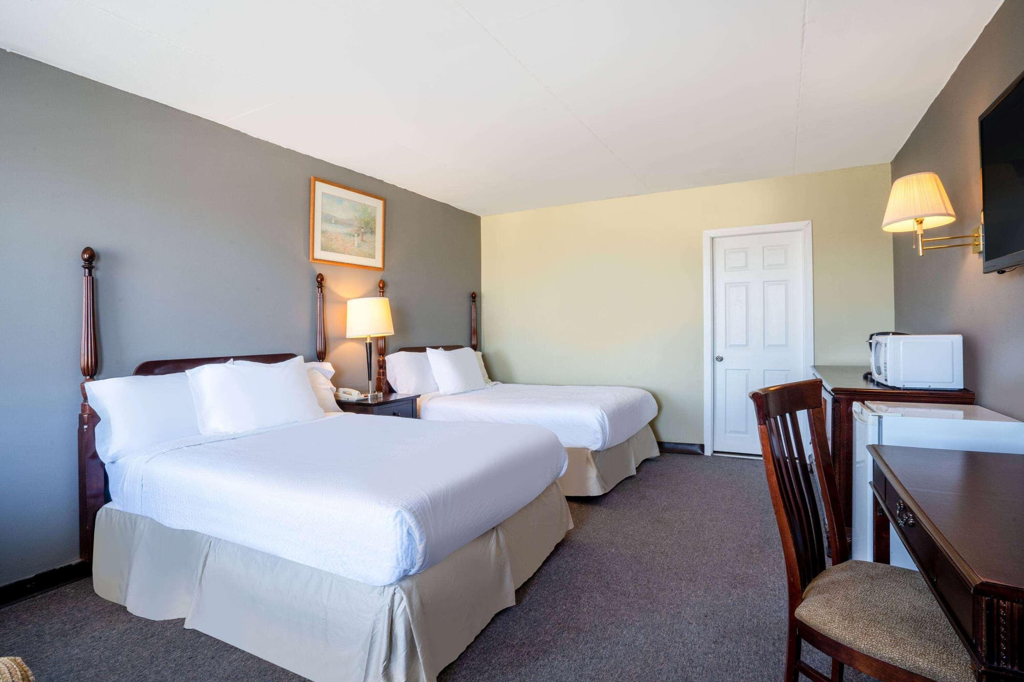 Thriftlodge By Wyndham Regina North, Room