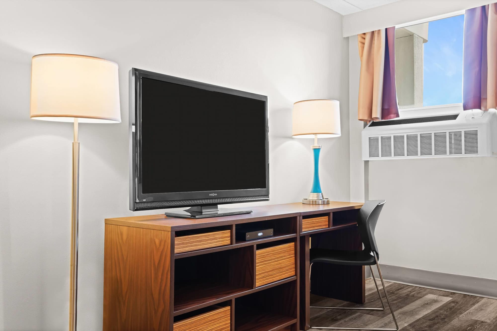 Super 8 By Wyndham Thunder Bay, Room