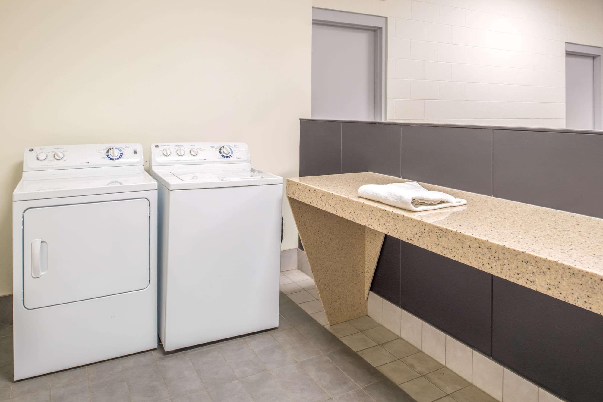 Ramada by Wyndham Saskatoon, General view