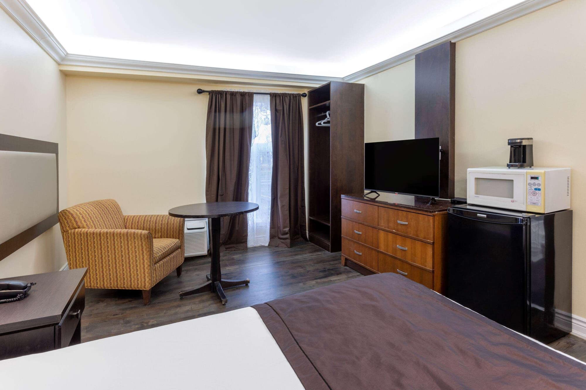 Travelodge by Wyndham Sarnia, Room