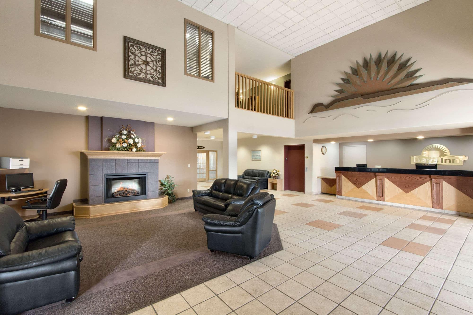 Days Inn & Suites by Wyndham Thunder Bay, Lobby
