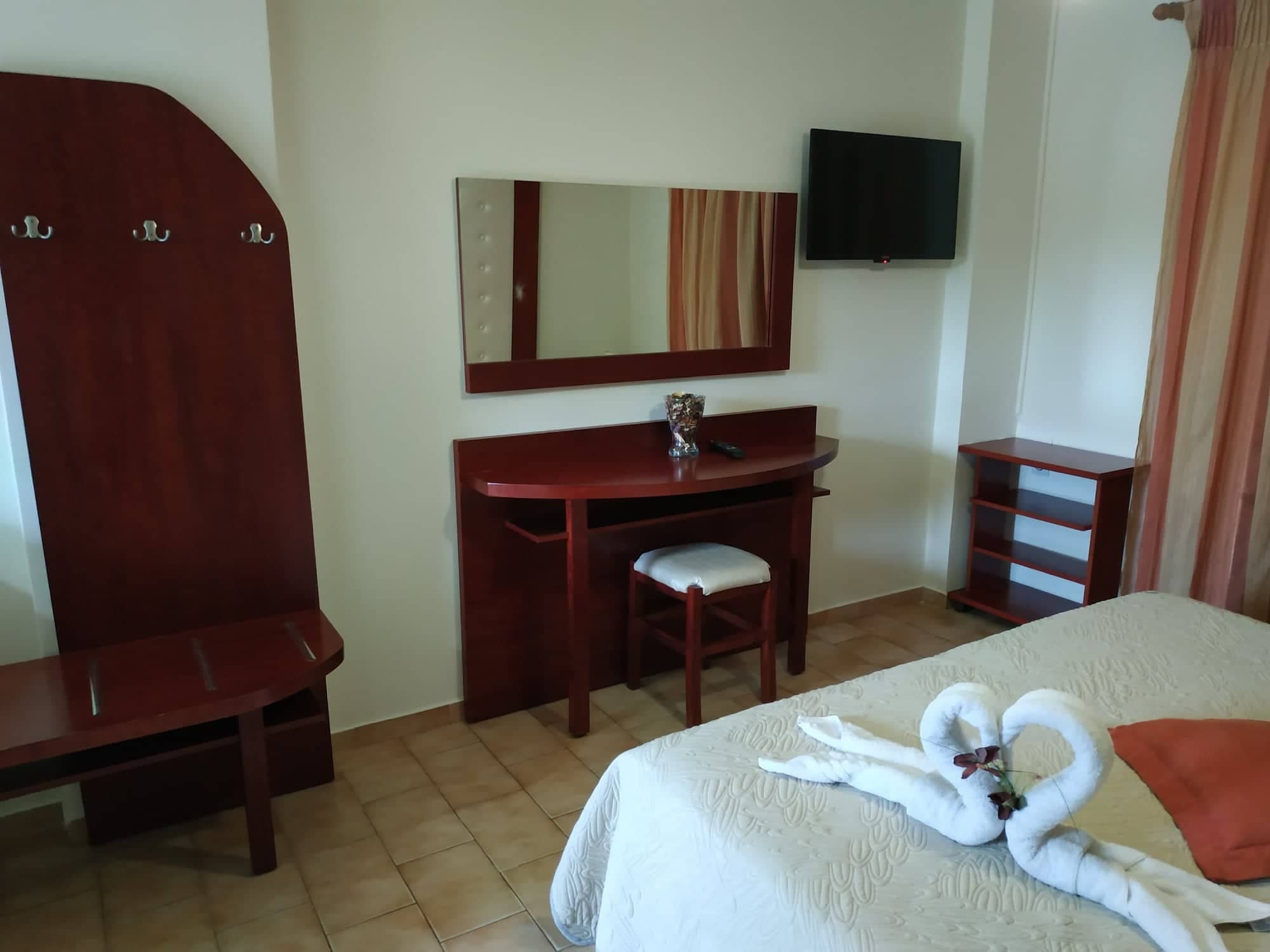 Eleni's Garden &amp; Castello Suites, Room