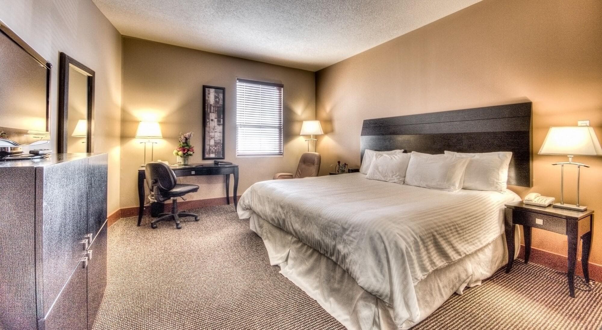 Podollan Inn & Spa Grande Prairie, Room