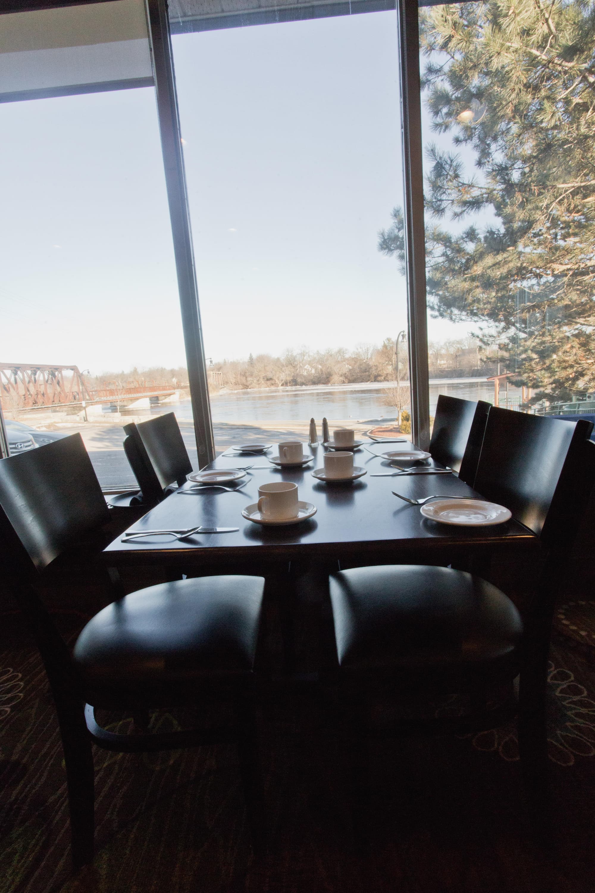 Holiday Inn Peterborough Waterfront, Restaurant