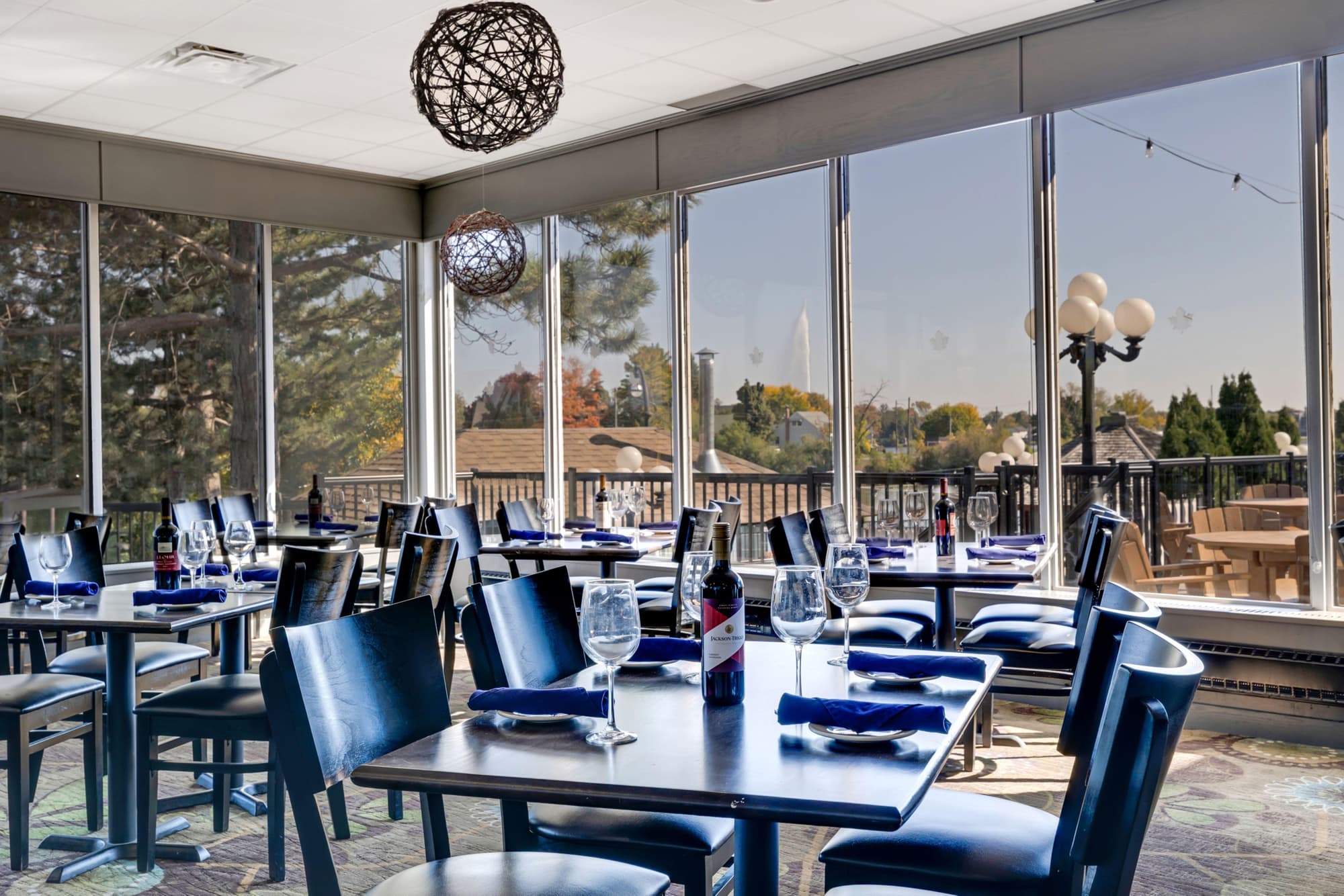 Holiday Inn Peterborough Waterfront, Restaurant