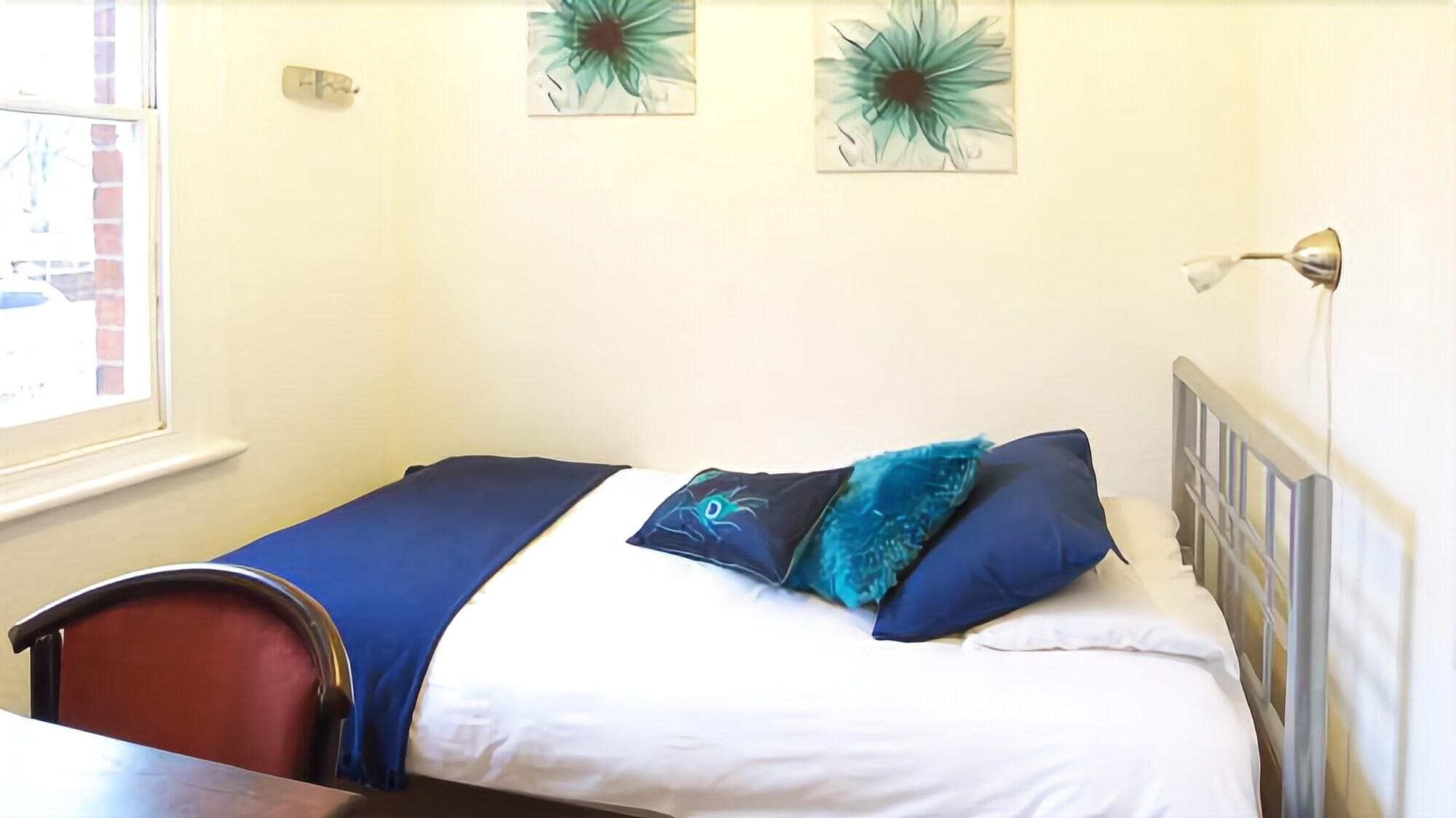 Colebrook Guest House, Room