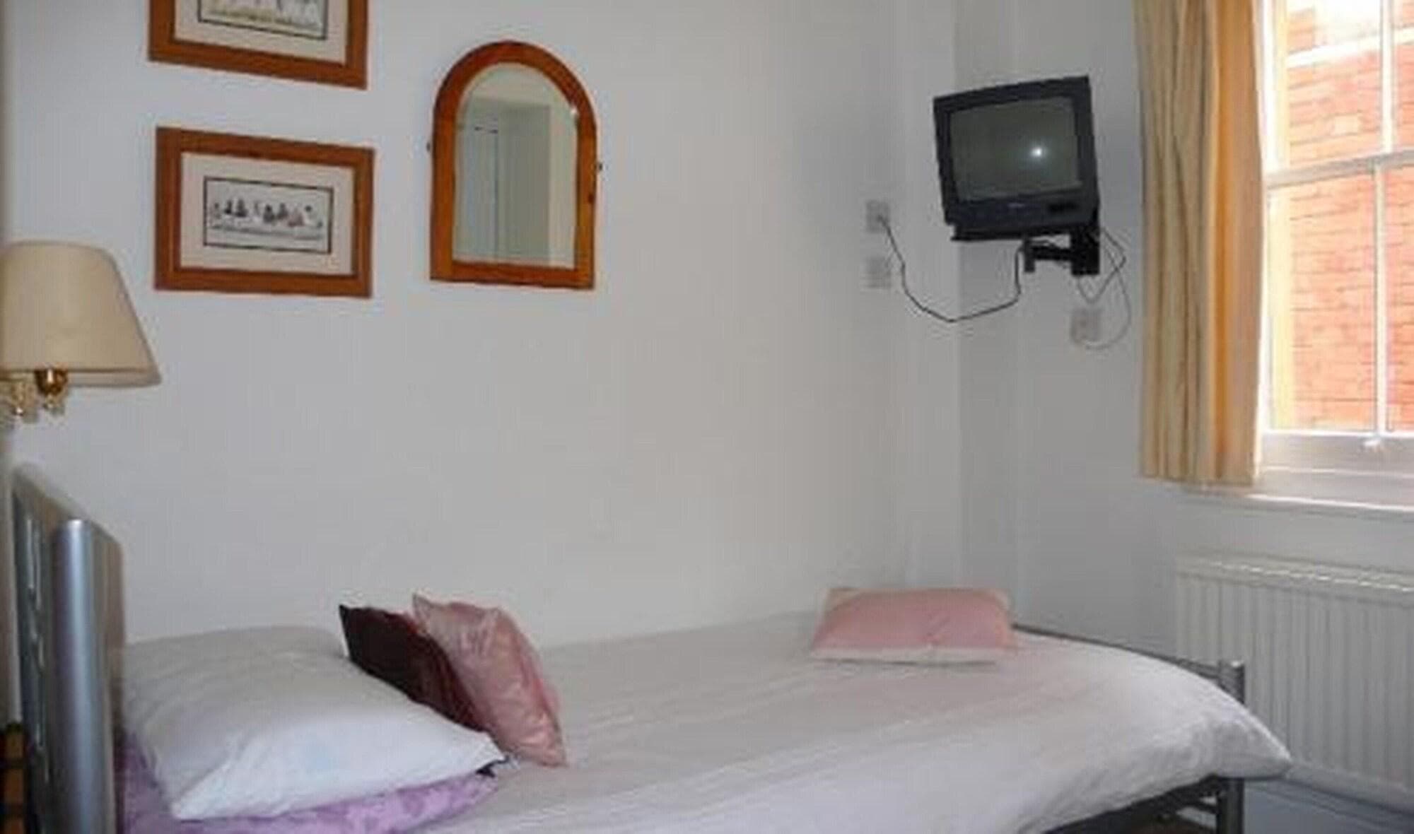 Colebrook Guest House, Room