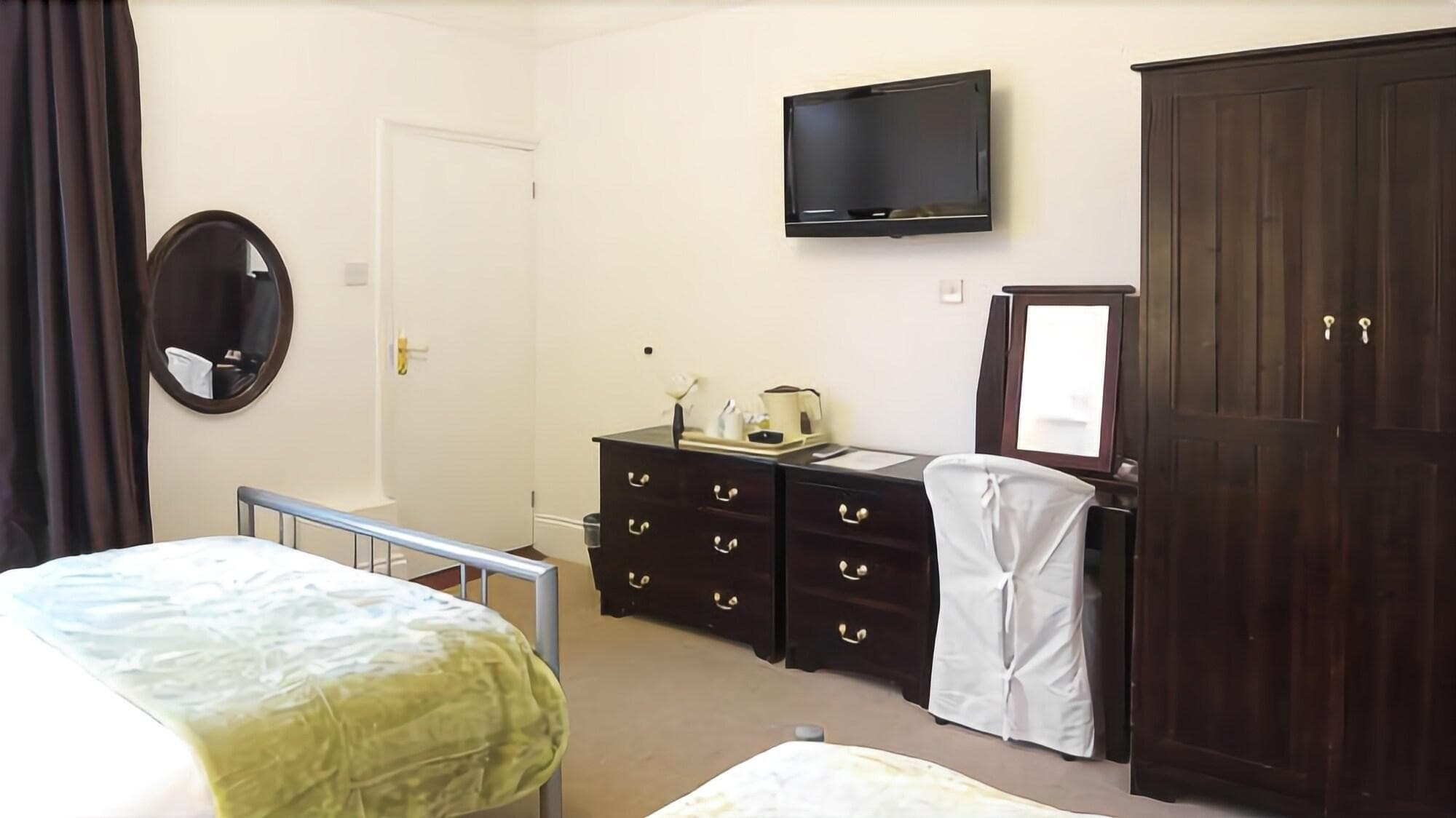 Colebrook Guest House, Room