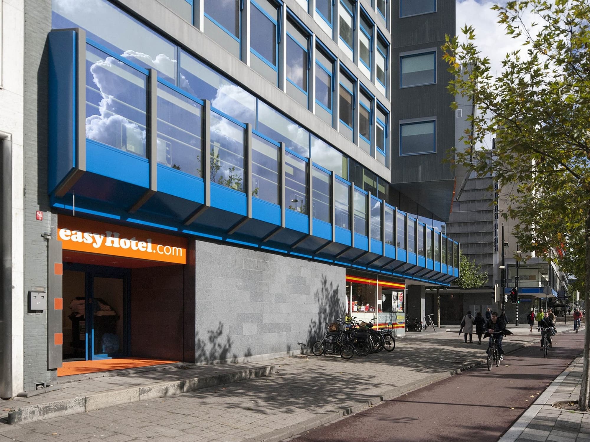 easyHotel Rotterdam City Centre, General view