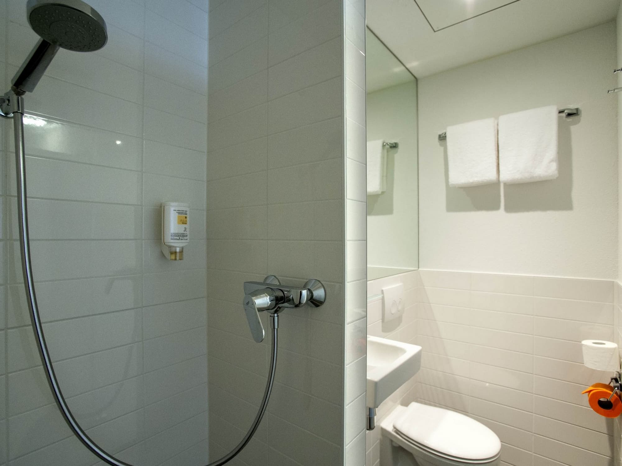 easyHotel Rotterdam City Centre, Room