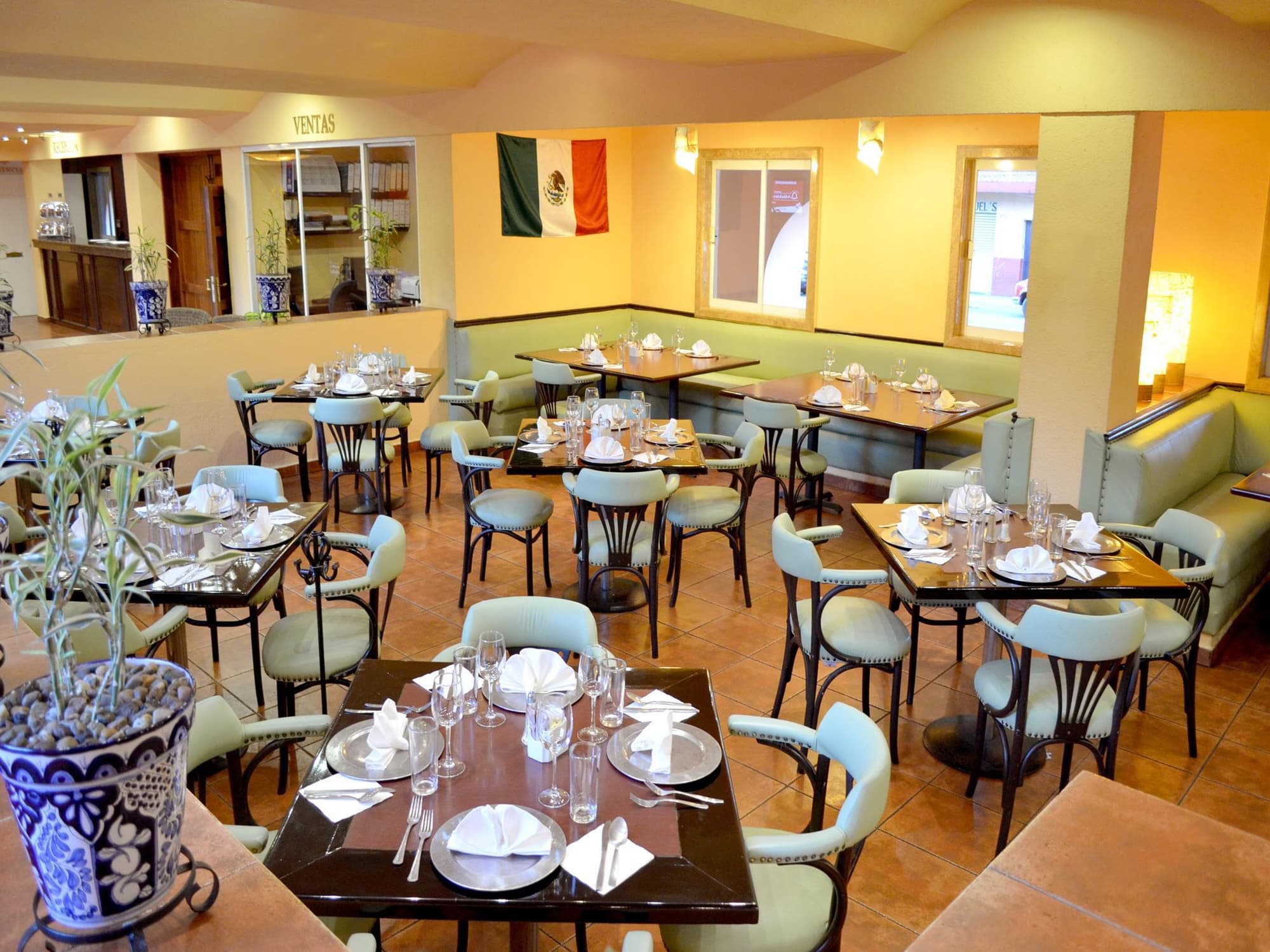 Mision Orizaba, Restaurant