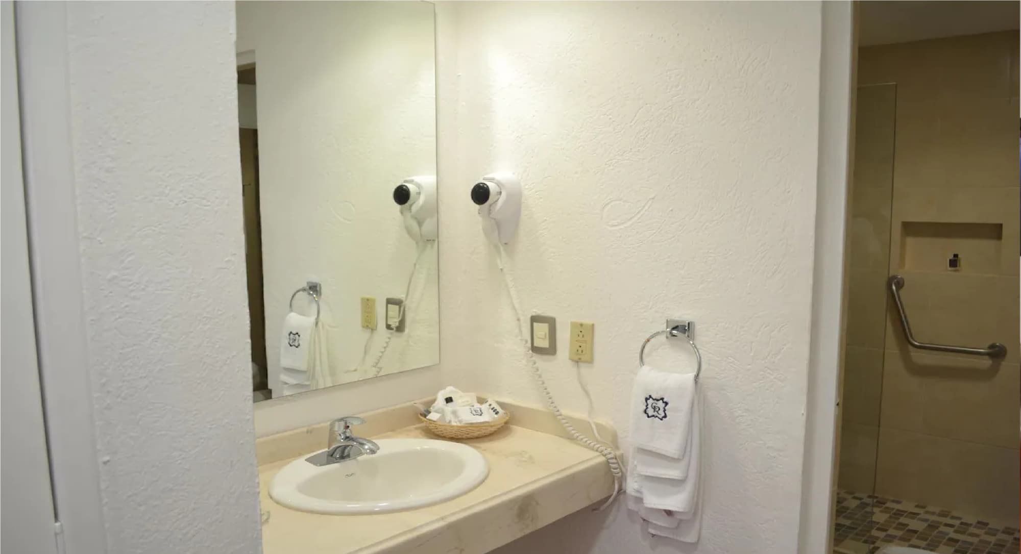 Mision Orizaba, Room