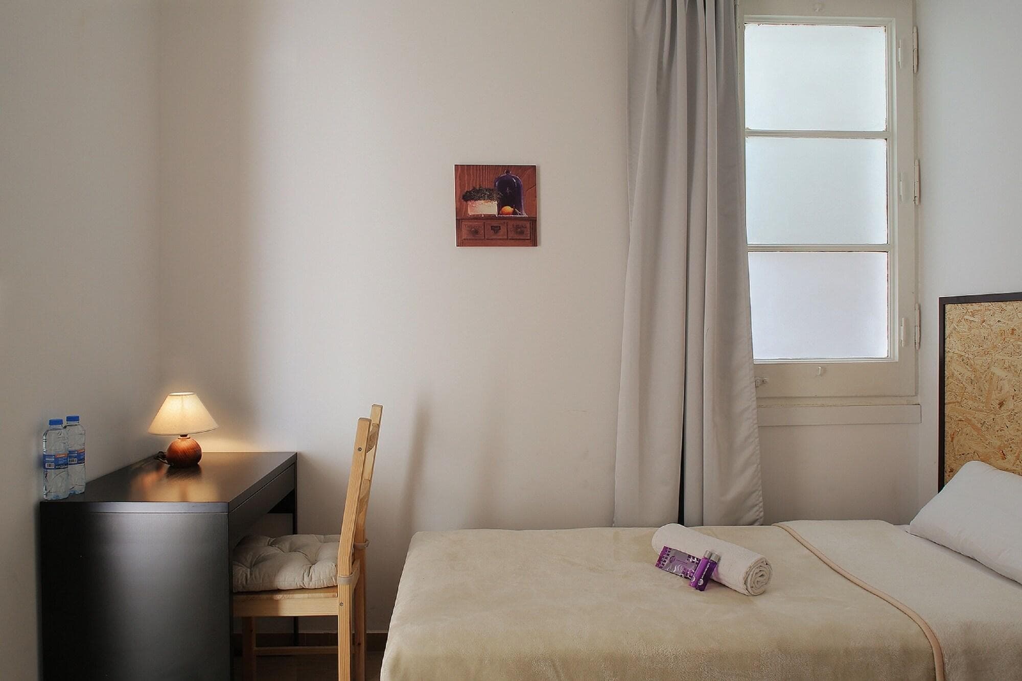 Hostal Balkonia, Room