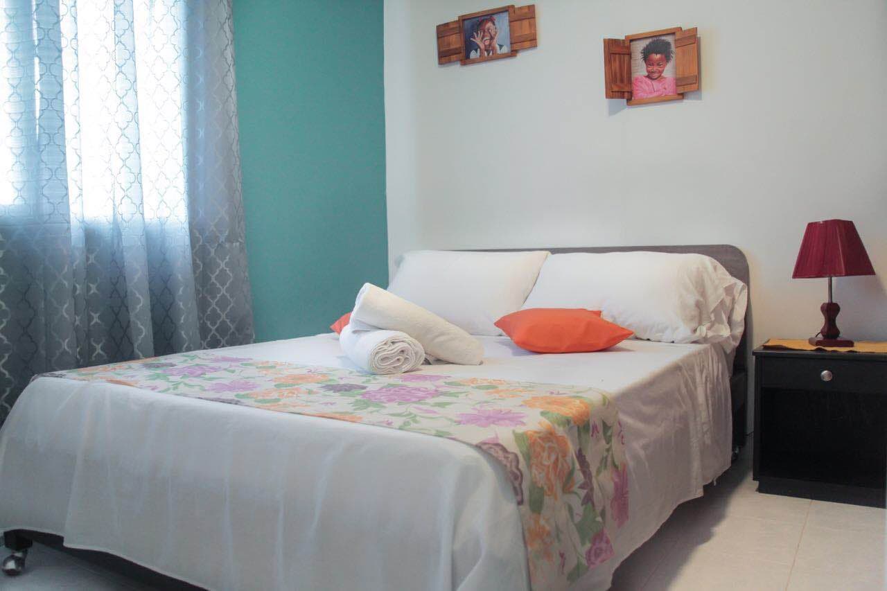 The Retreat Homeaway, Room