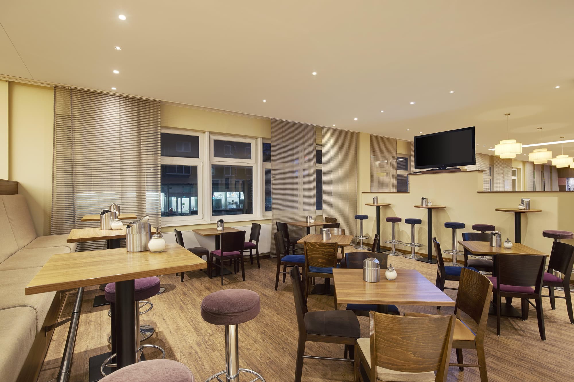 Premier Inn Hamburg City Alster, Bar