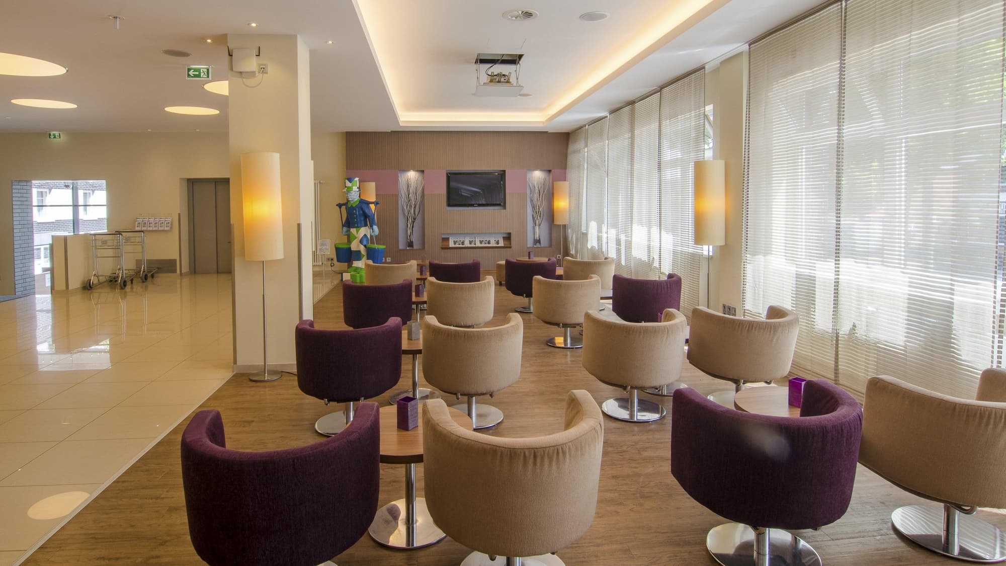 Premier Inn Hamburg City Alster, Lobby
