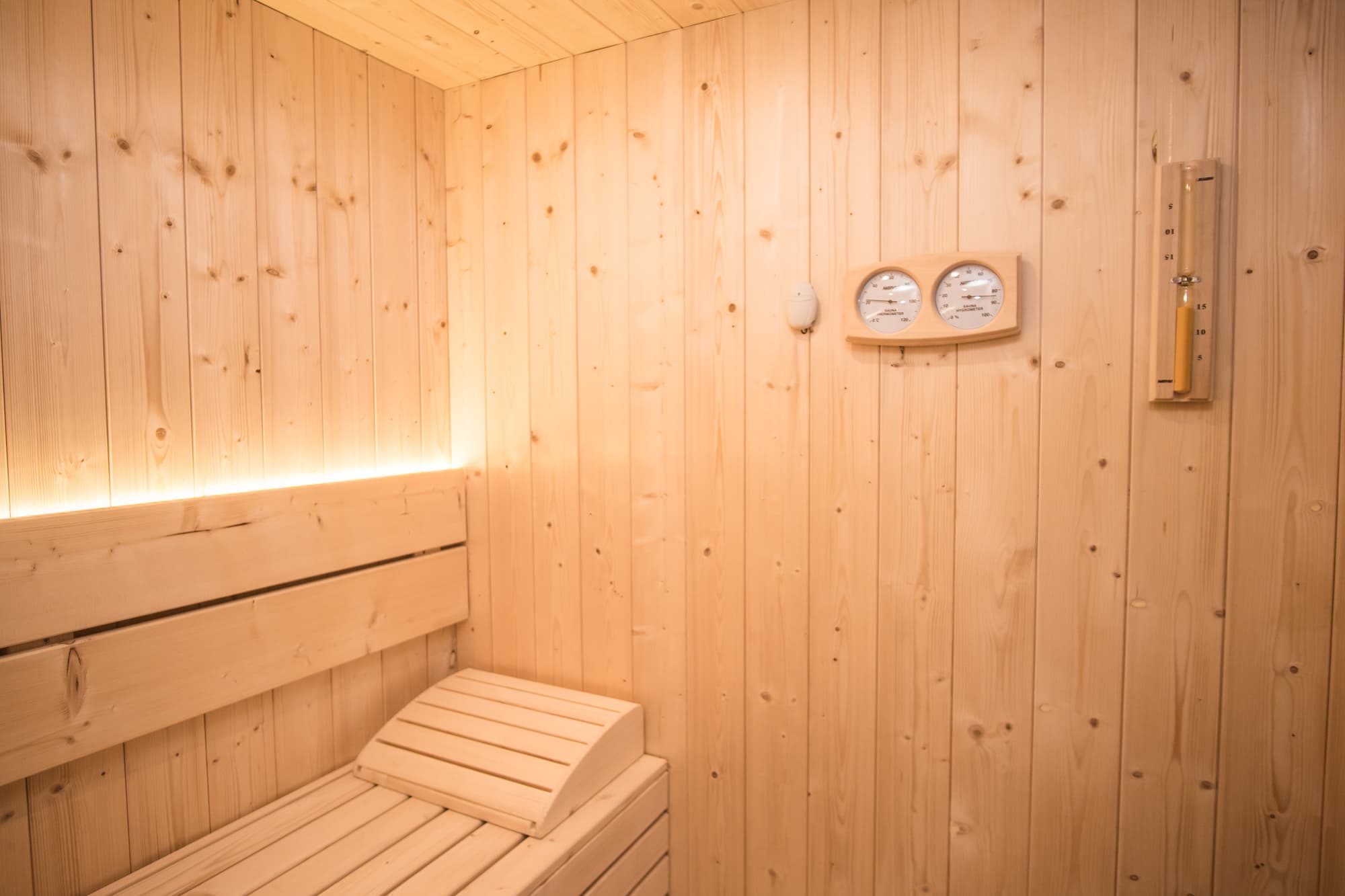 S. Bento Da Porta Aberta, Sports and Entertainment