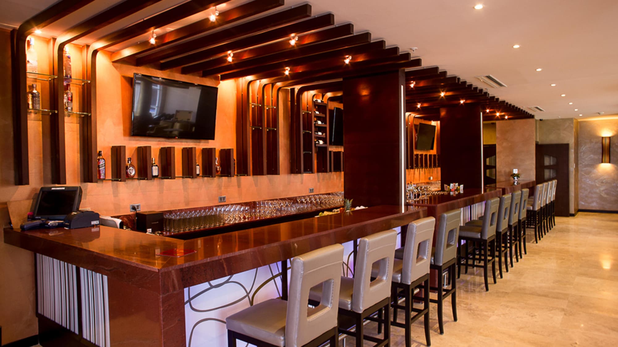 Inter Maracaibo Hotel, Bar