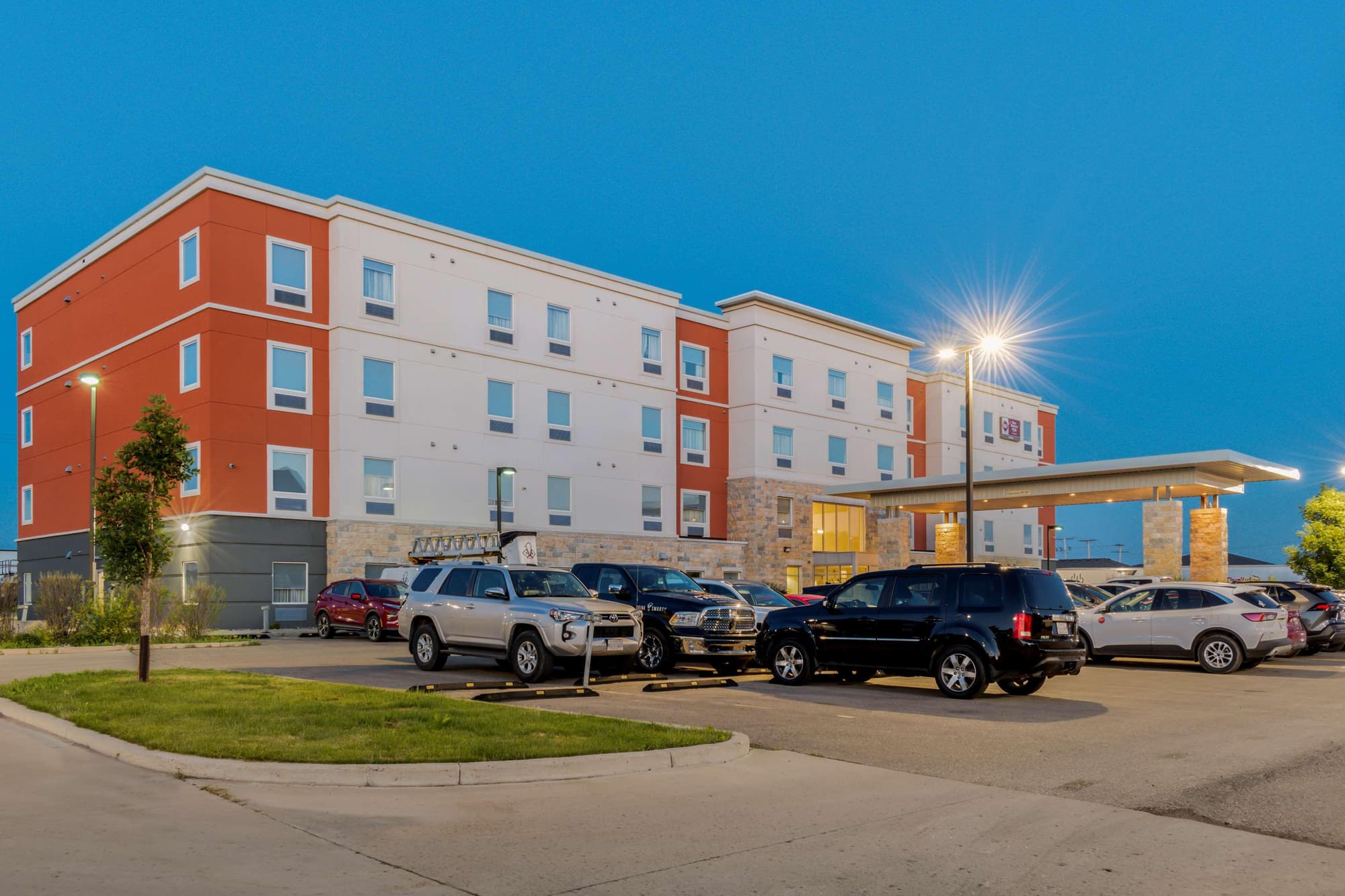 Best Western Plus Eastgate Inn & Suites, General view