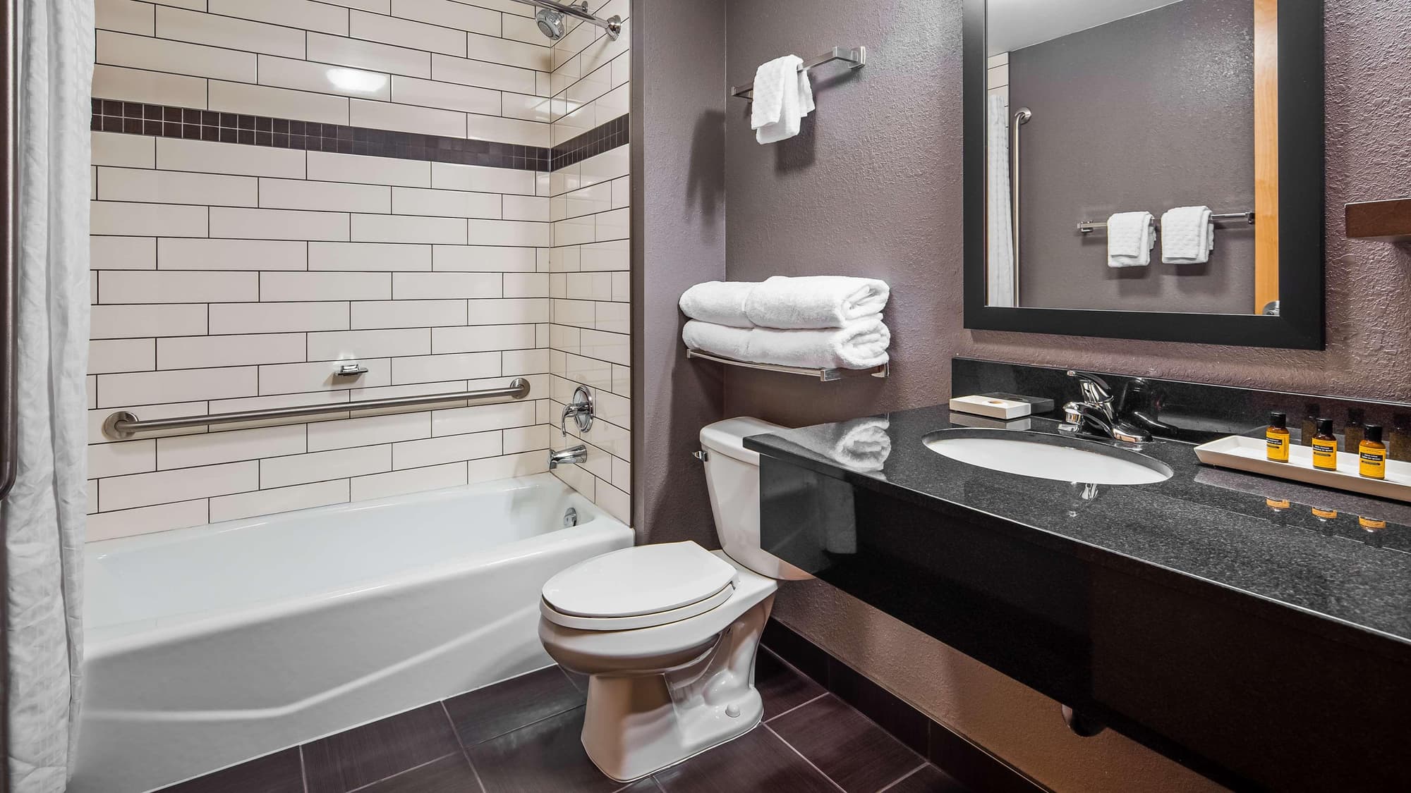 Best Western Plus Eastgate Inn & Suites, Room