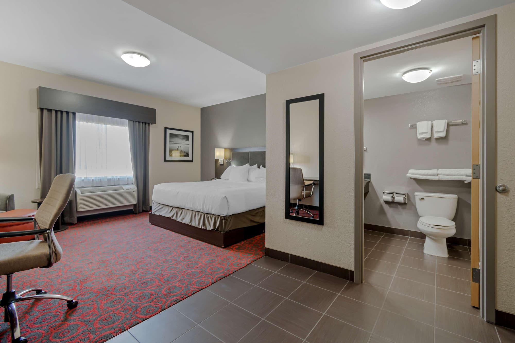Best Western Plus Eastgate Inn & Suites, Room