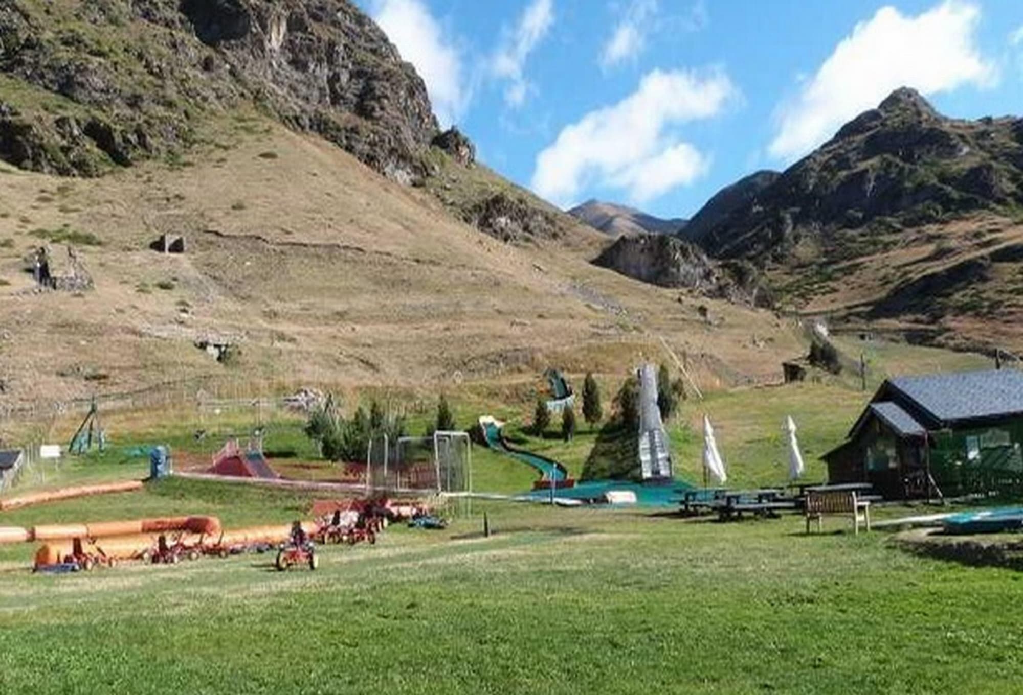 Vall De Nuria Apartamentos, Sports and Entertainment
