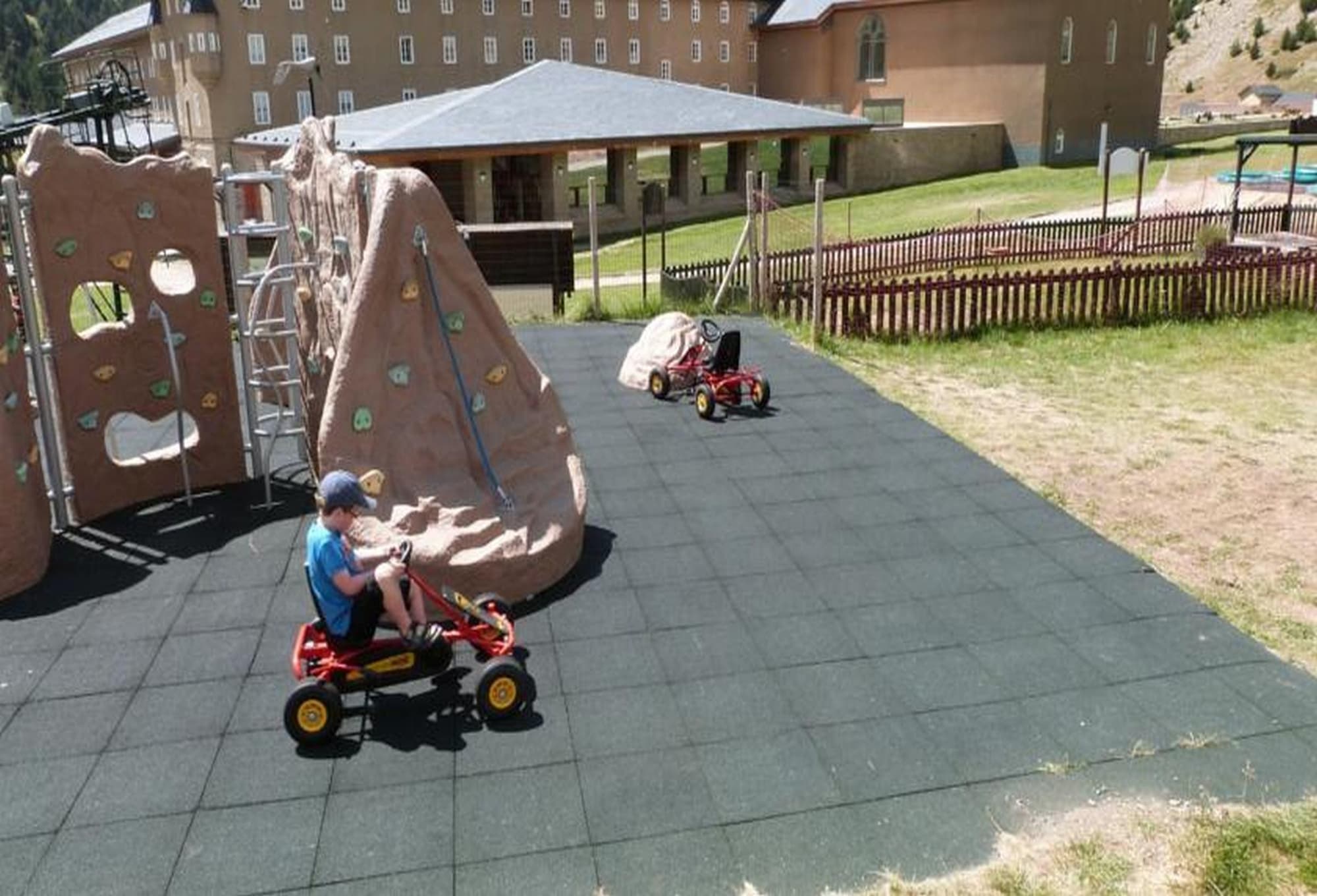 Vall De Nuria Apartamentos, Sports and Entertainment