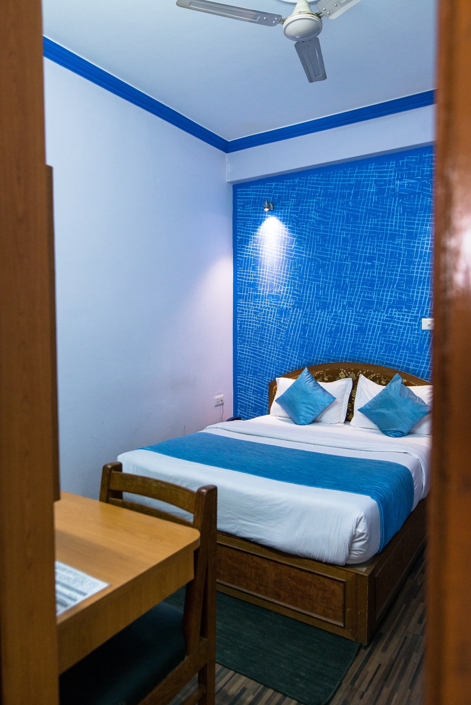Gautam Hotel, Room