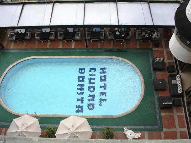 1517 Ciudad Bonita, Pool