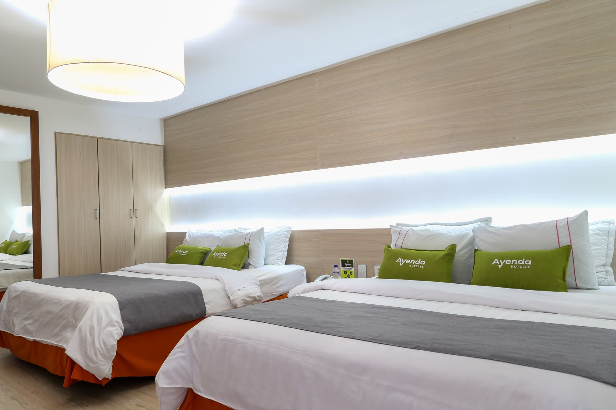 1517 Ciudad Bonita, Room